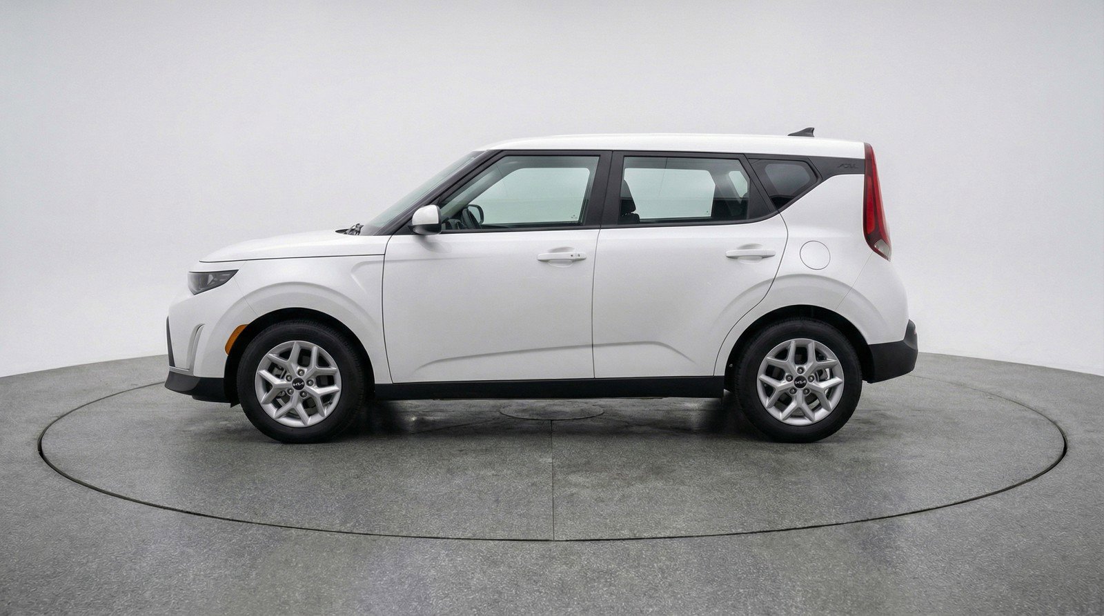 Used 2025 Kia Soul LX w/ LX Technology Package image 5