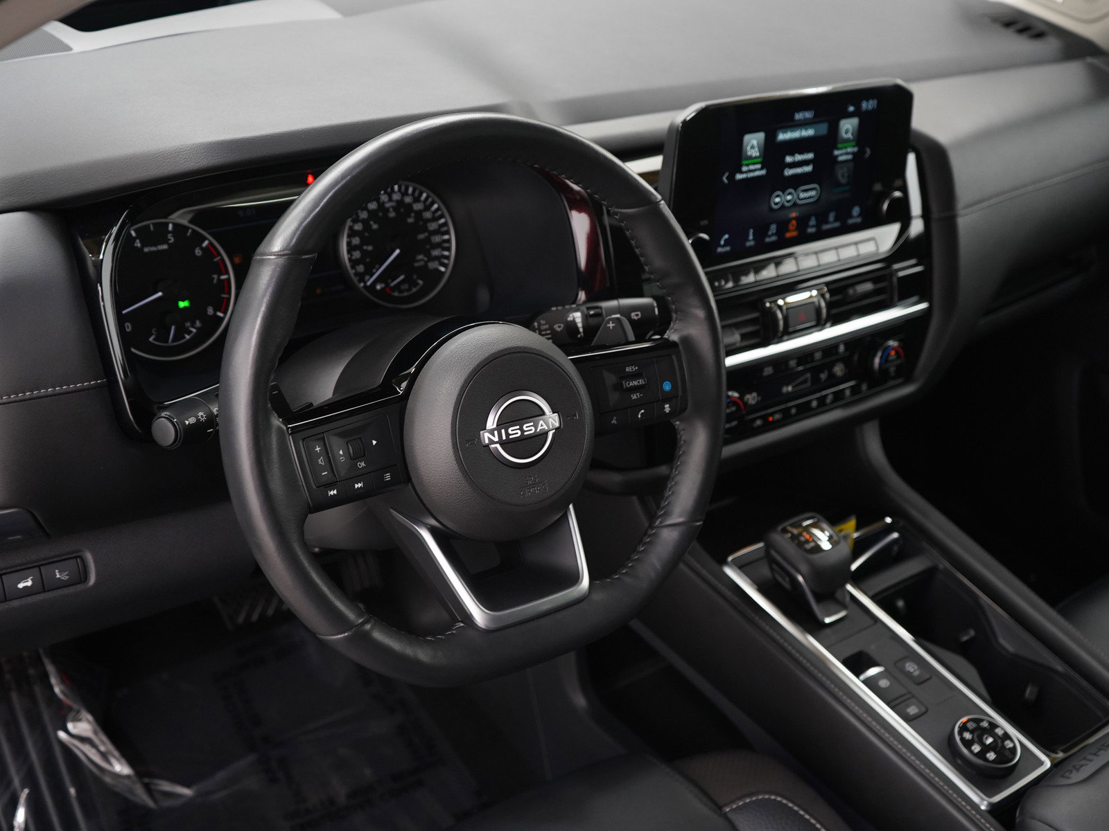 Used 2023 Nissan Pathfinder SL AWD/4WD image 18