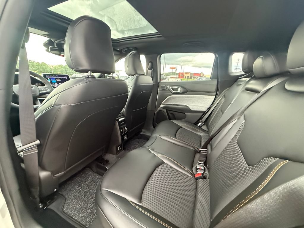 New 2026 Jeep Compass Latitude AWD/4WD image 23