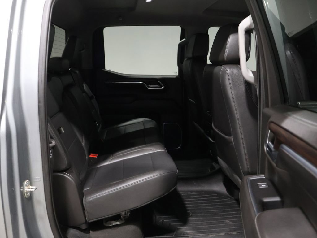 Used 2023 GMC Sierra 1500 SLT w/ SLT Convenience Package image 11