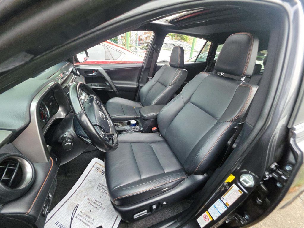 Used 2016 Toyota RAV4 SE AWD/4WD image 2