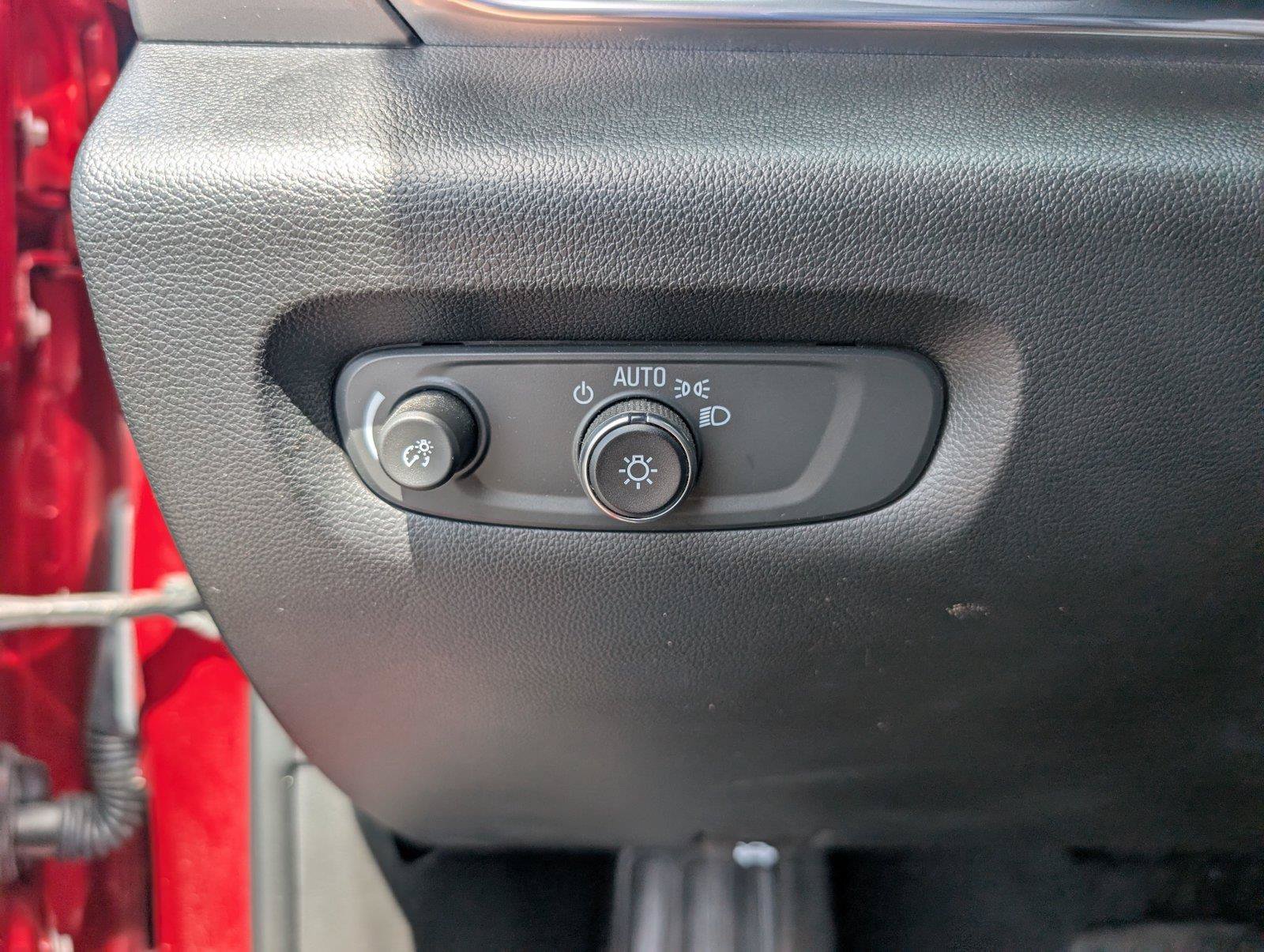 Certified 2023 Chevrolet Traverse LT FWD image 28
