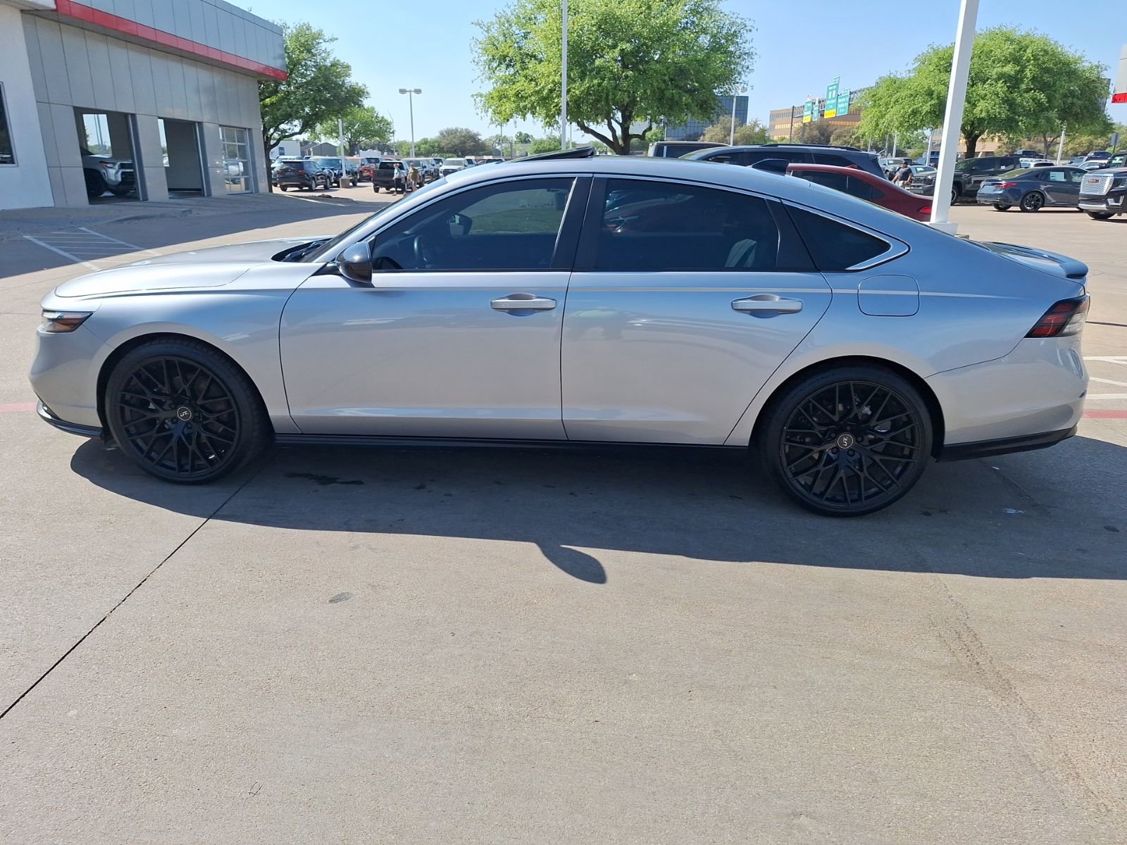 Used 2023 Honda Accord Sport image 3