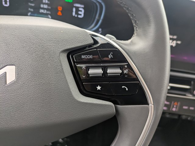 Used 2025 Kia Niro EX FWD image 21