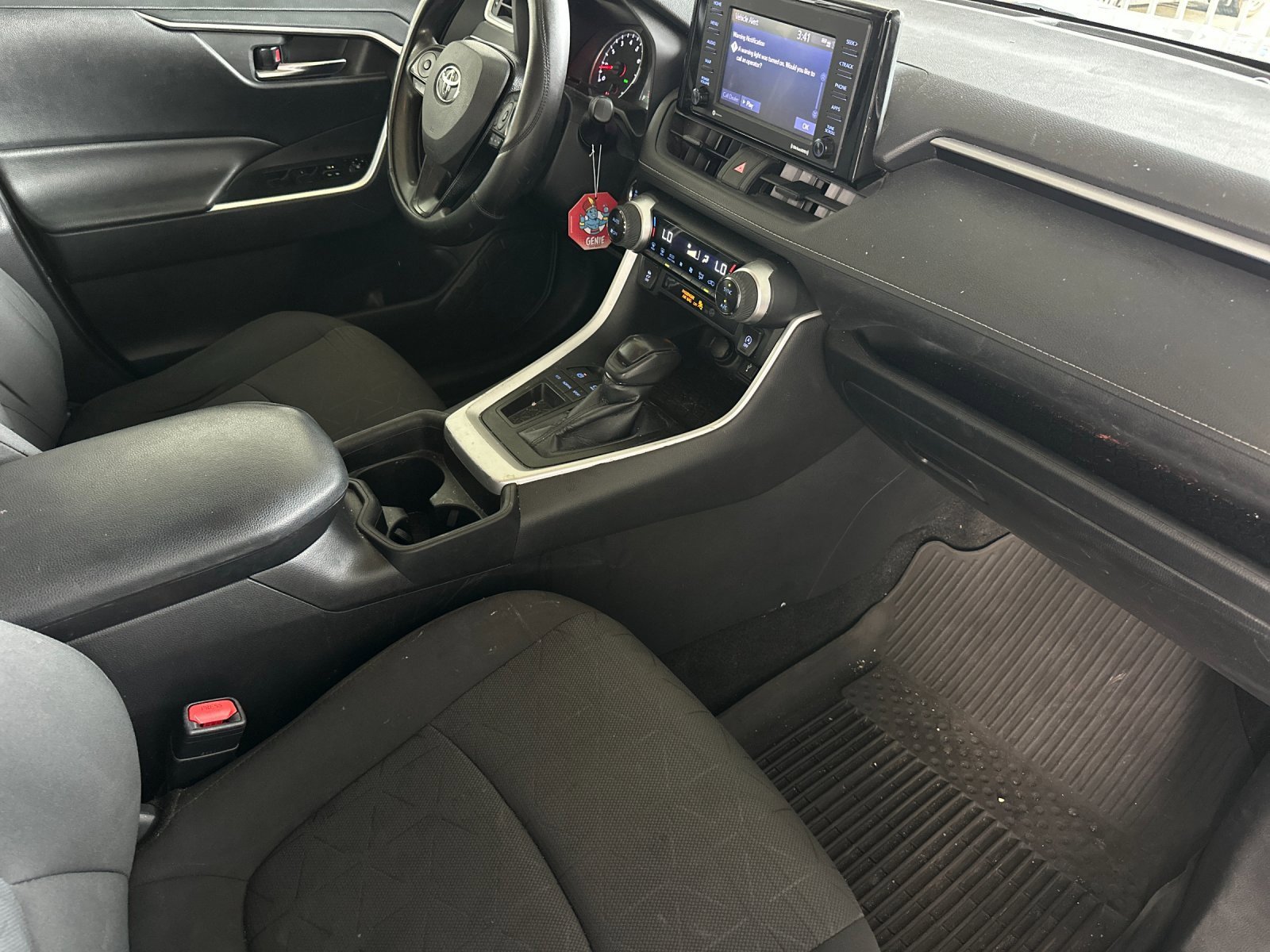 Used 2021 Toyota RAV4 XLE image 15