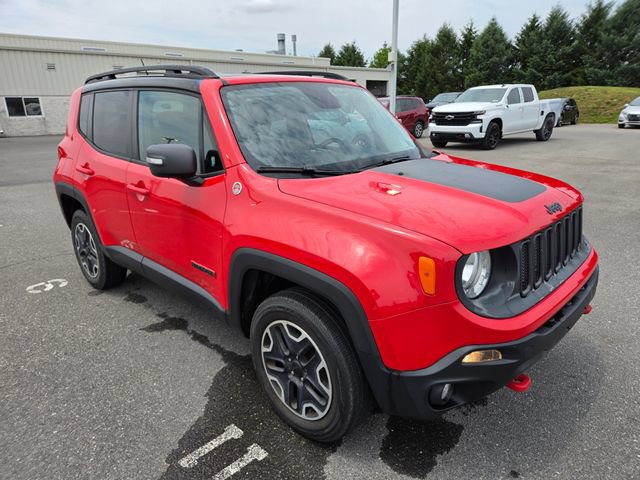 Used 2017 Jeep Renegade Trailhawk w/ Premium Trailhawk Package AWD/4WD image 20