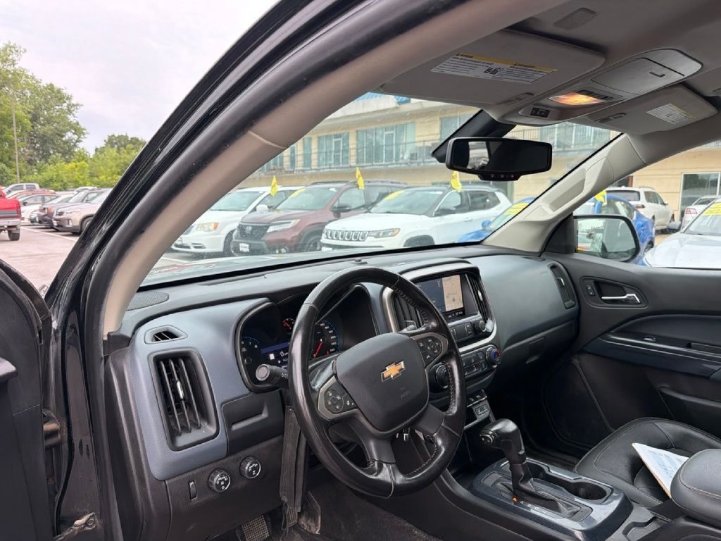 Used 2021 Chevrolet Colorado Z71 w/ Z71 Midnight Edition AWD/4WD image 17
