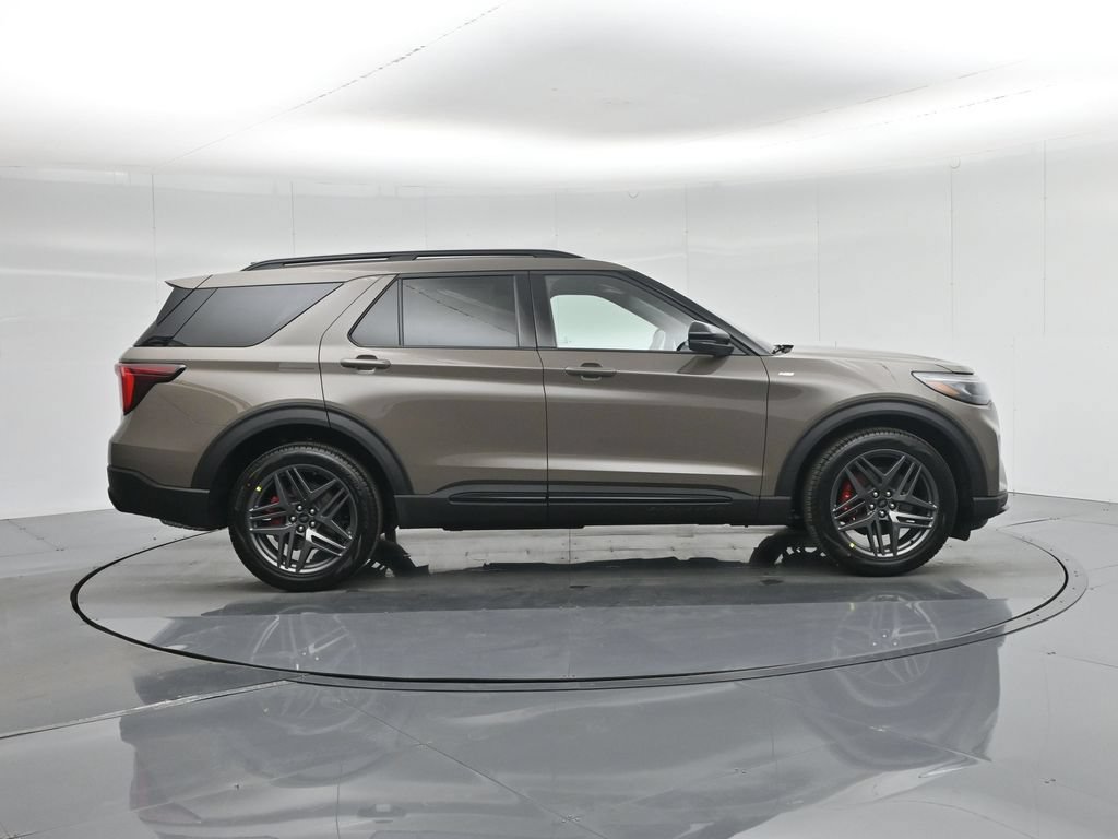New 2026 Ford Explorer ST-Line w/ ST-Line Street Pack RWD image 30