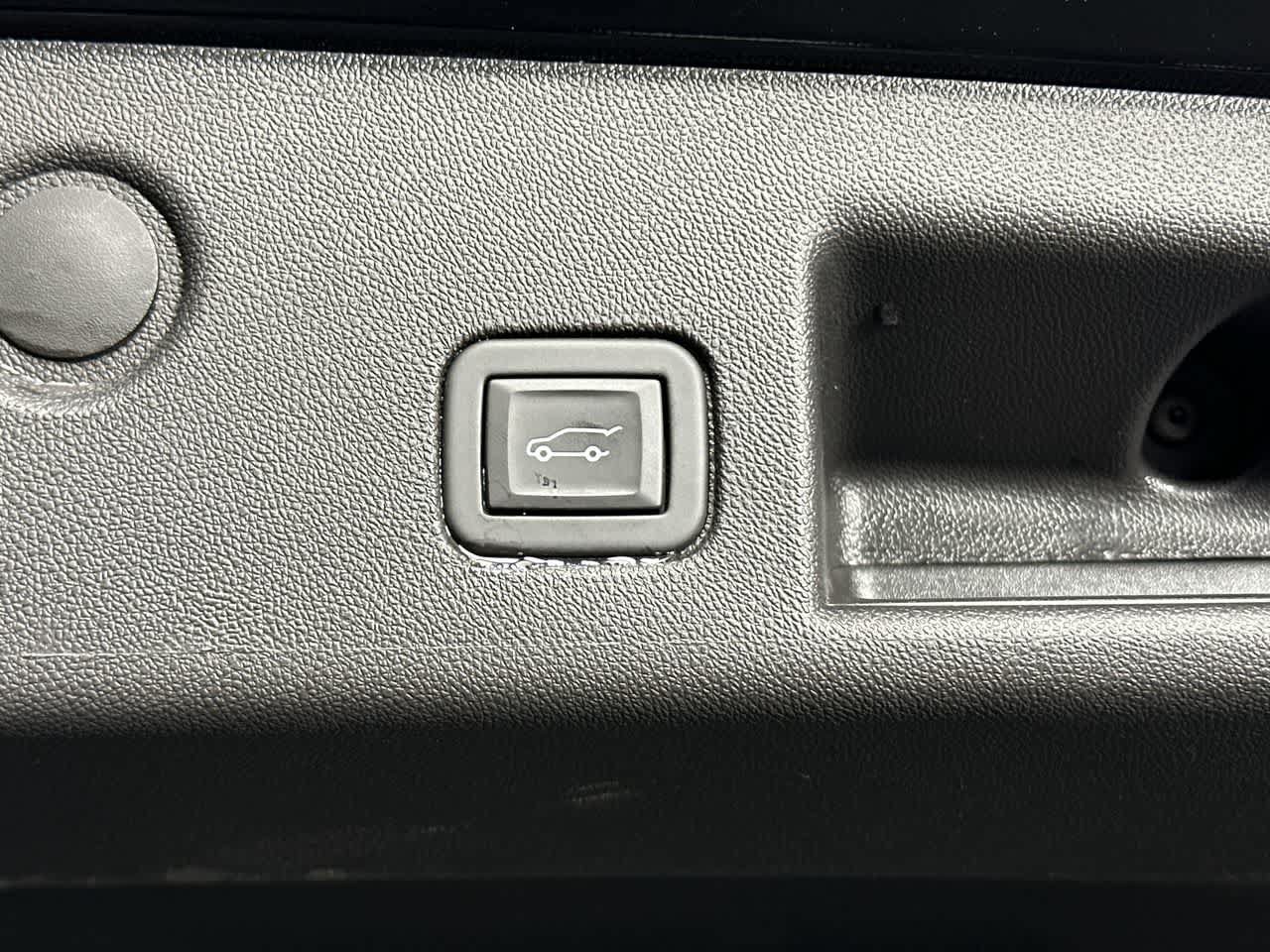Used 2024 Chevrolet Equinox LT FWD image 23