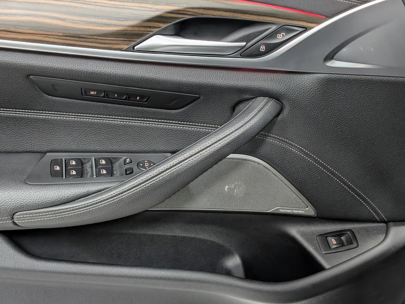 Used 2022 BMW M550i xDrive image 14