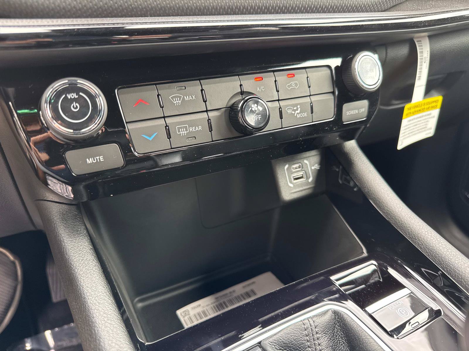 New 2026 Jeep Compass Latitude AWD/4WD image 23