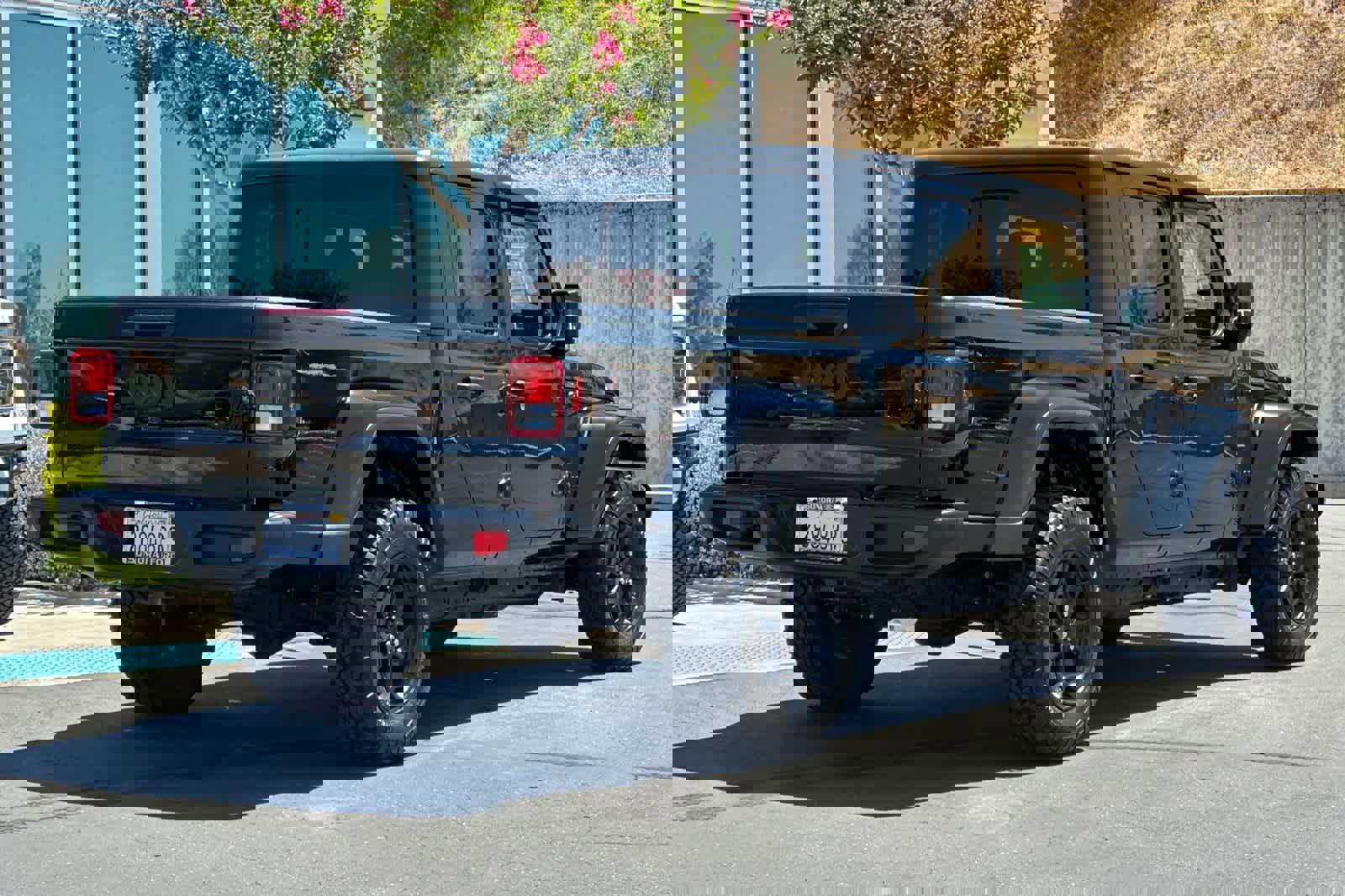 Used 2022 Jeep Gladiator Sport image 4