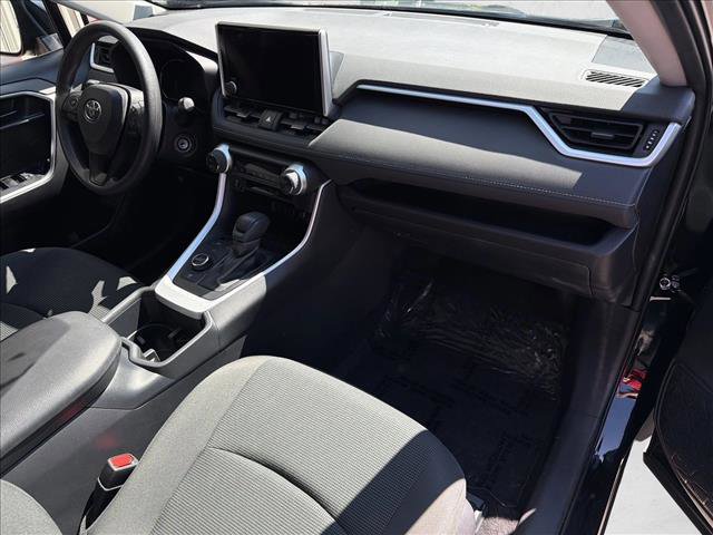 Used 2025 Toyota RAV4 LE AWD/4WD image 25