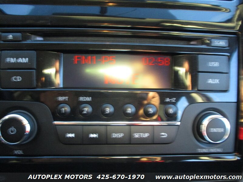 Used 2015 Nissan Versa Note SV FWD image 18