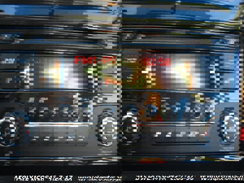 Used 2015 Nissan Versa Note SV image 18