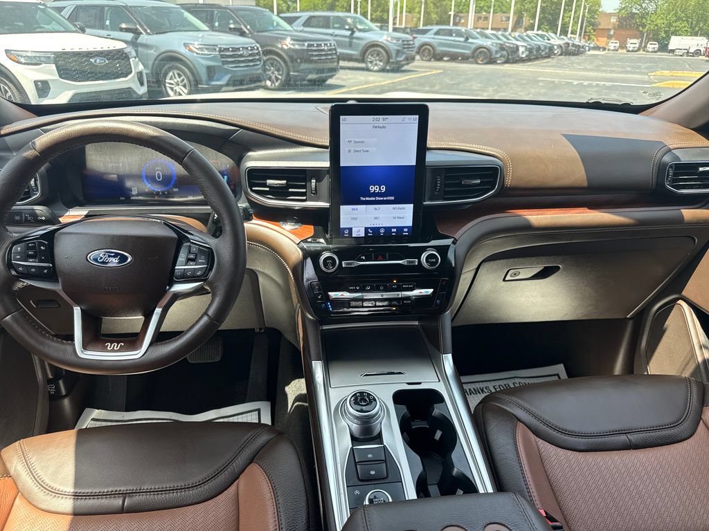Used 2024 Ford Explorer King Ranch w/ Technology Package AWD/4WD image 23