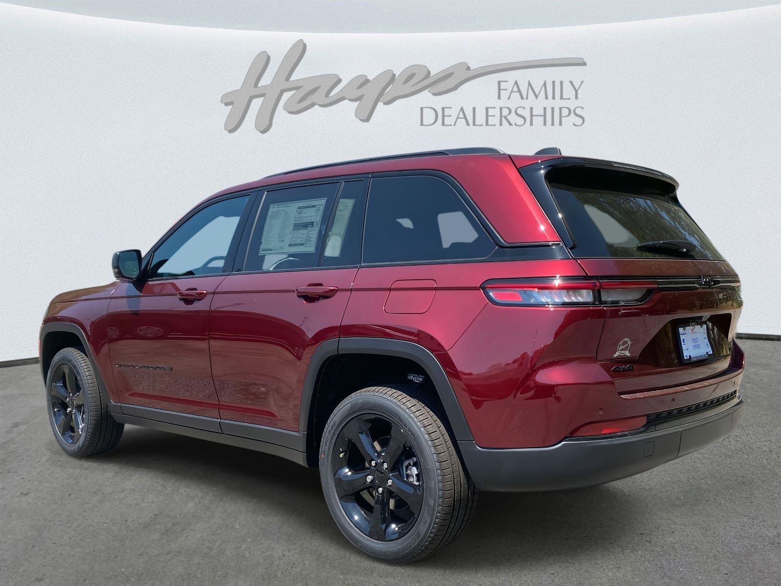 New 2025 Jeep Grand Cherokee Limited w/ Black Appearance Package image 23