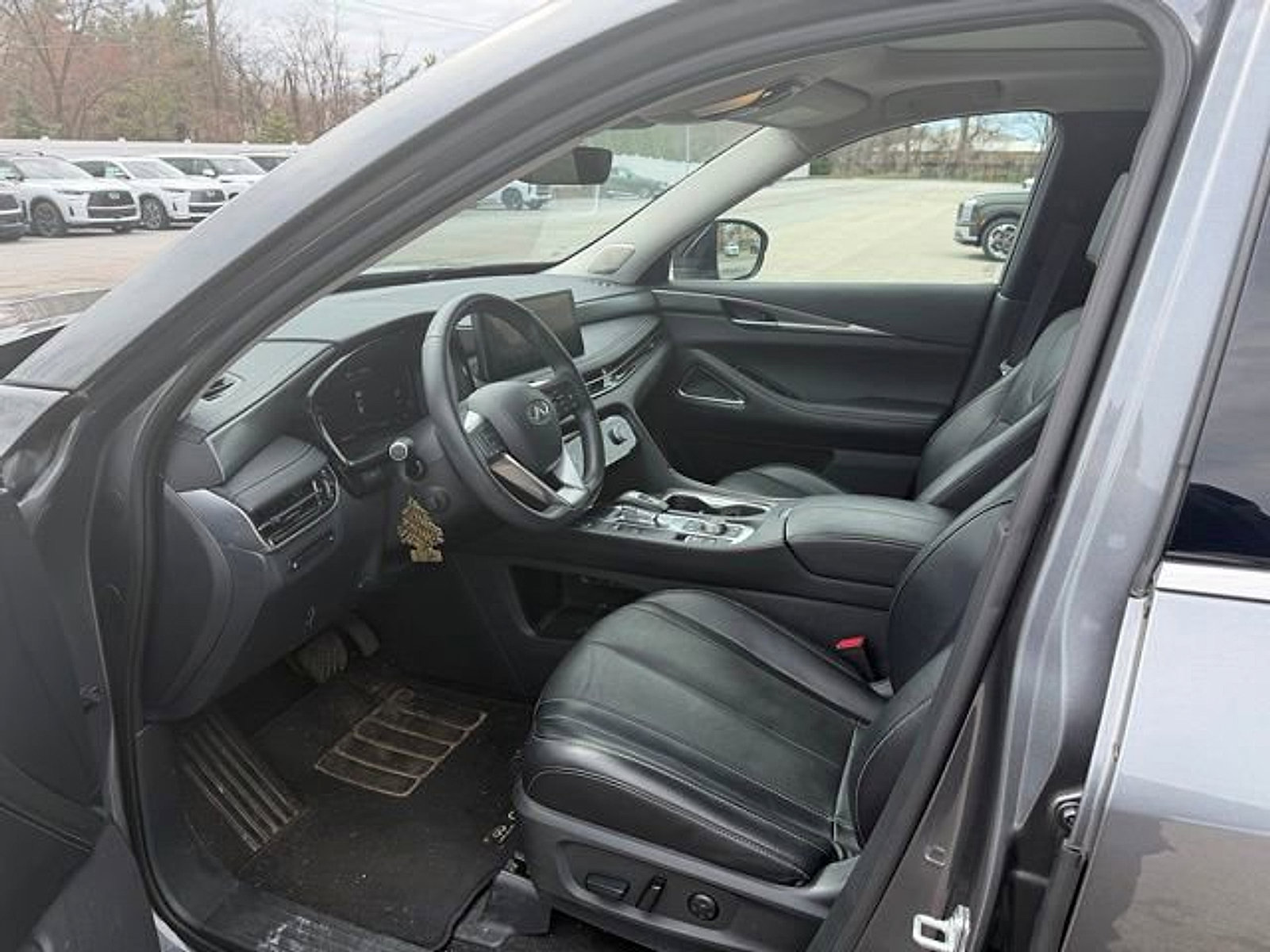 Certified 2023 INFINITI QX60 Luxe w/ Performance Audio Package image 9