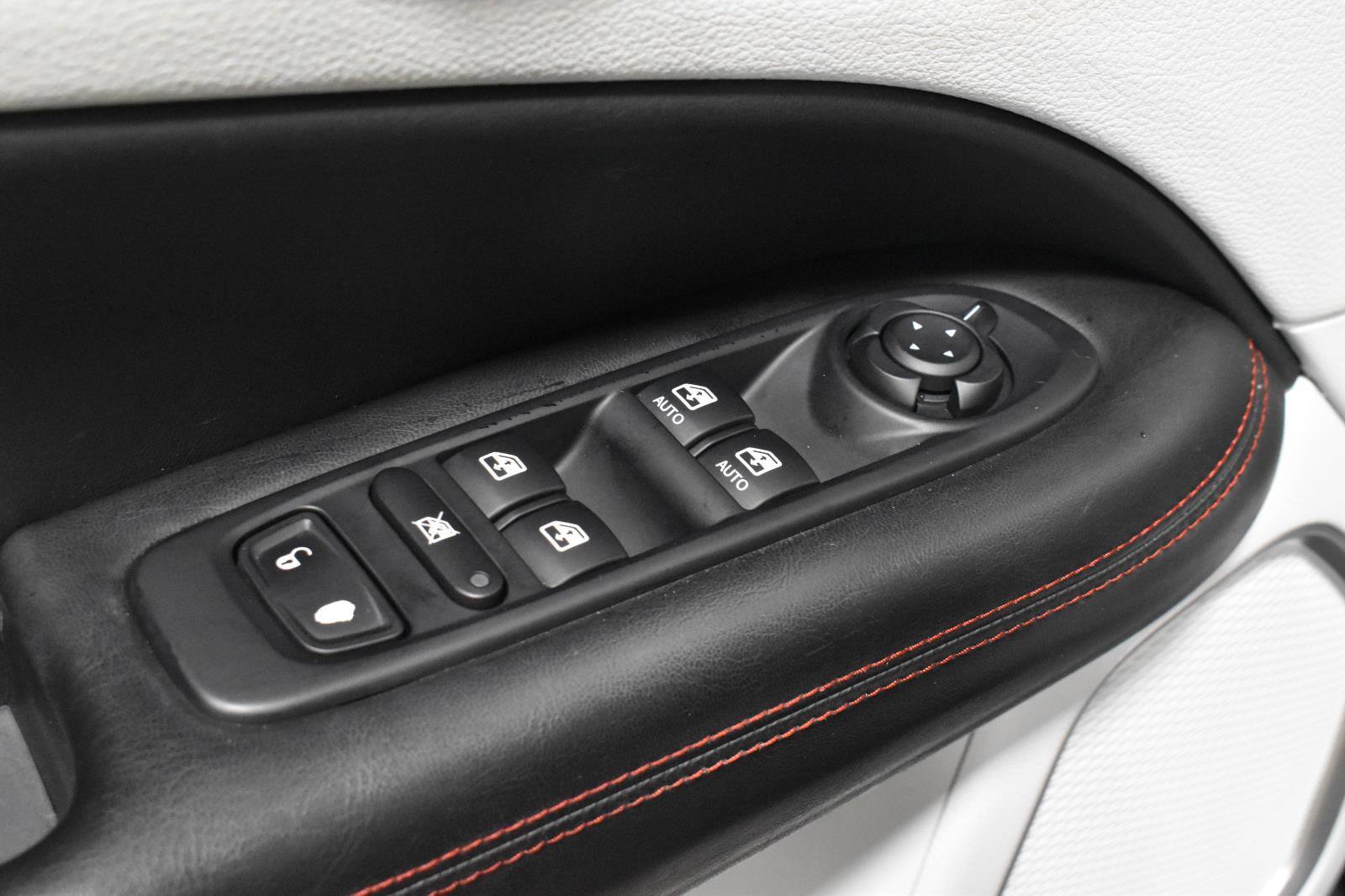 Used 2019 Jeep Compass Limited image 10