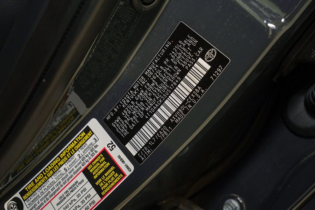 Used 2025 Toyota Camry SE image 19