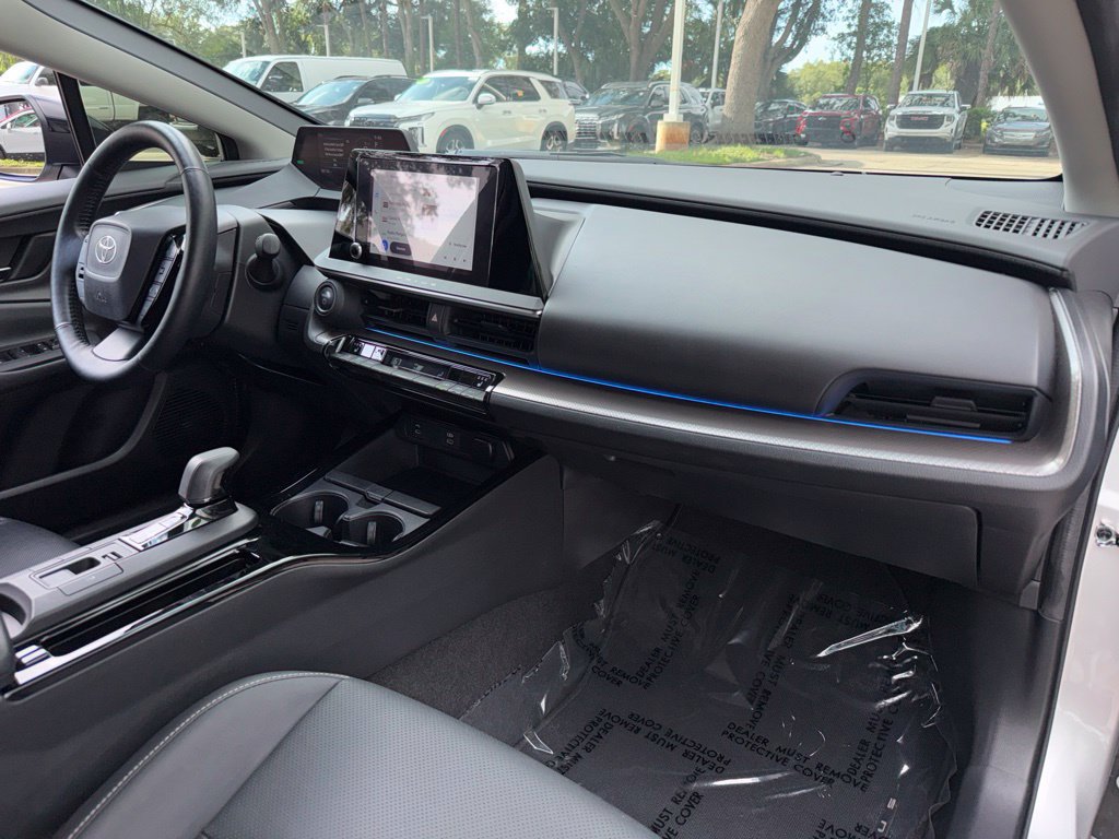 Used 2023 Toyota Prius XLE FWD image 15