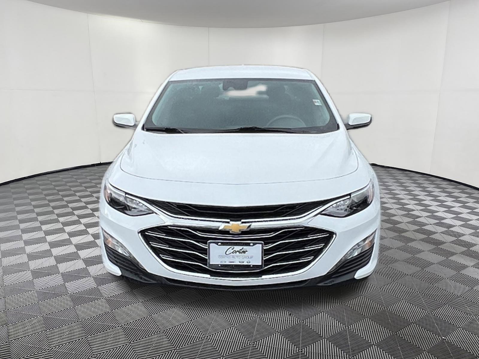 Used 2025 Chevrolet Malibu LT FWD image 2
