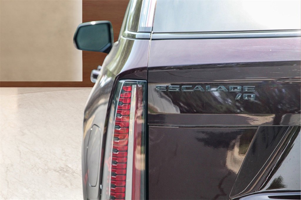 New 2025 Cadillac Escalade IQ Sport 2 w/ LPO, ONYX Package image 24