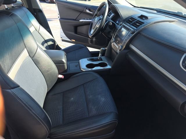Used 2014 Toyota Camry SE FWD image 11