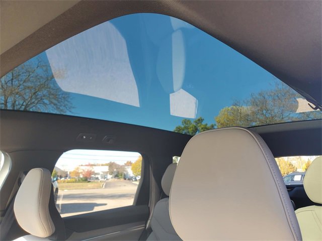 New 2025 Volvo EX90 Ultra w/ Protection Package Premier image 13