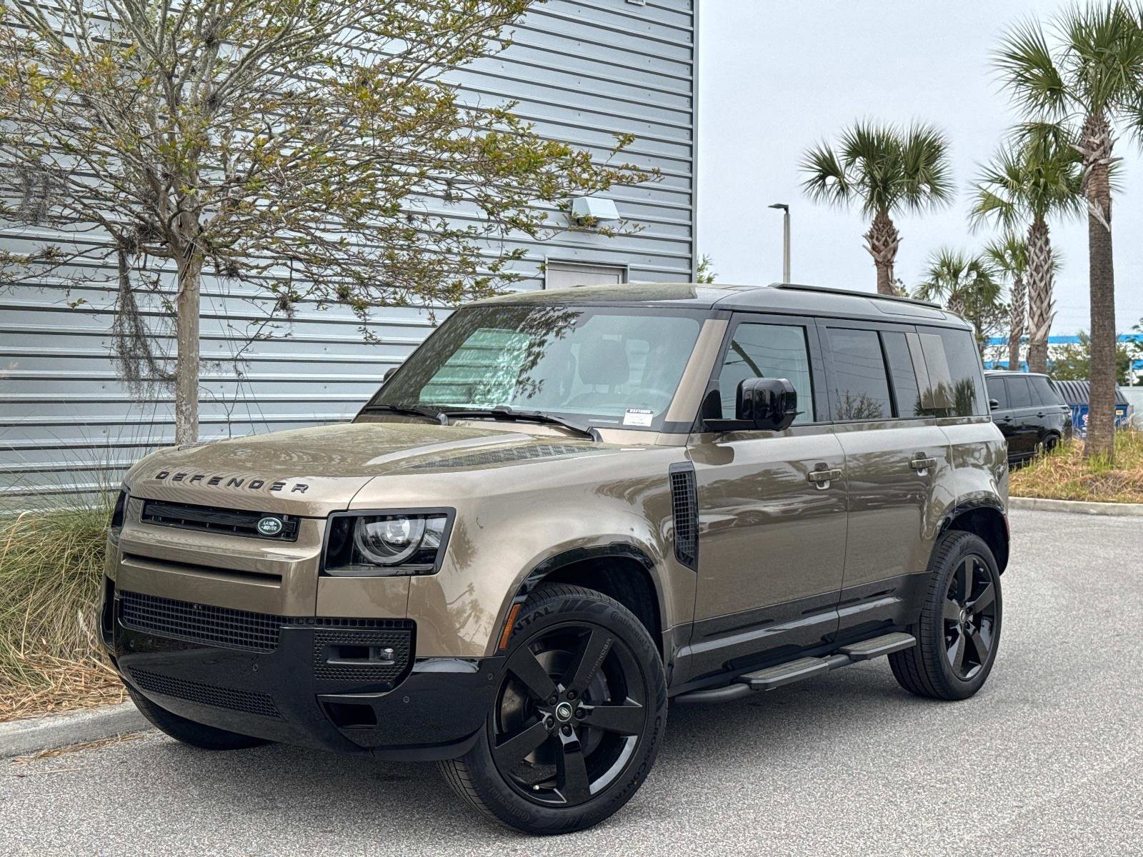 New 2025 Land Rover Defender 110 X-Dynamic SE