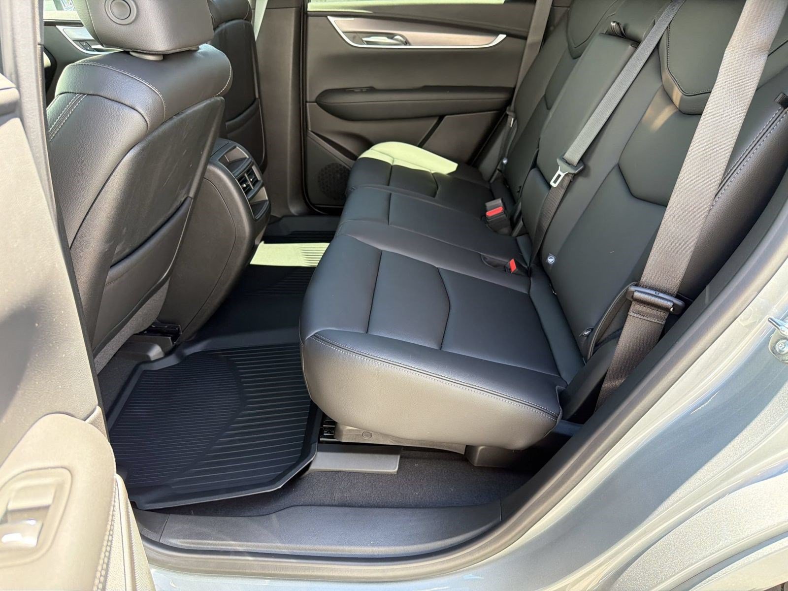 New 2026 Cadillac XT5 Luxury w/ LPO, Floor Liner Package AWD/4WD image 21