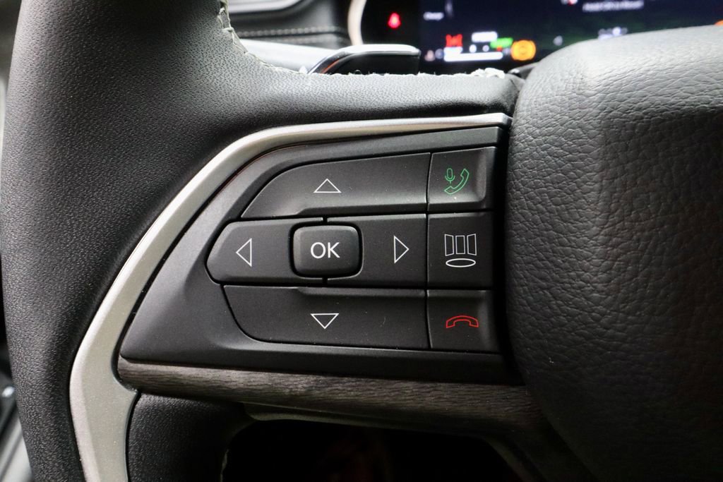 Used 2025 Jeep Grand Cherokee Limited 4xe image 30