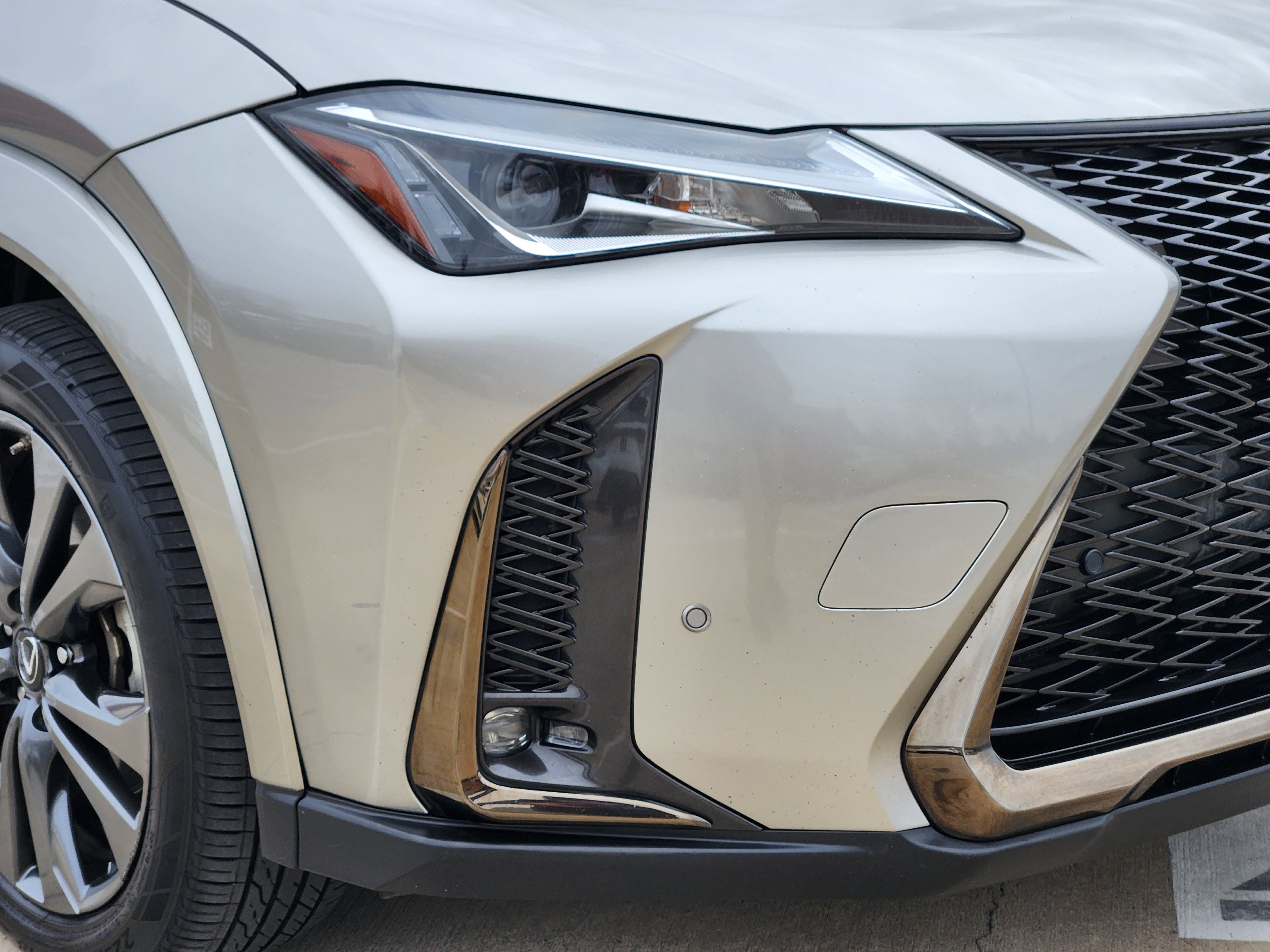 Used 2022 Lexus UX 250h F Sport w/ F Sport Premium Package image 5