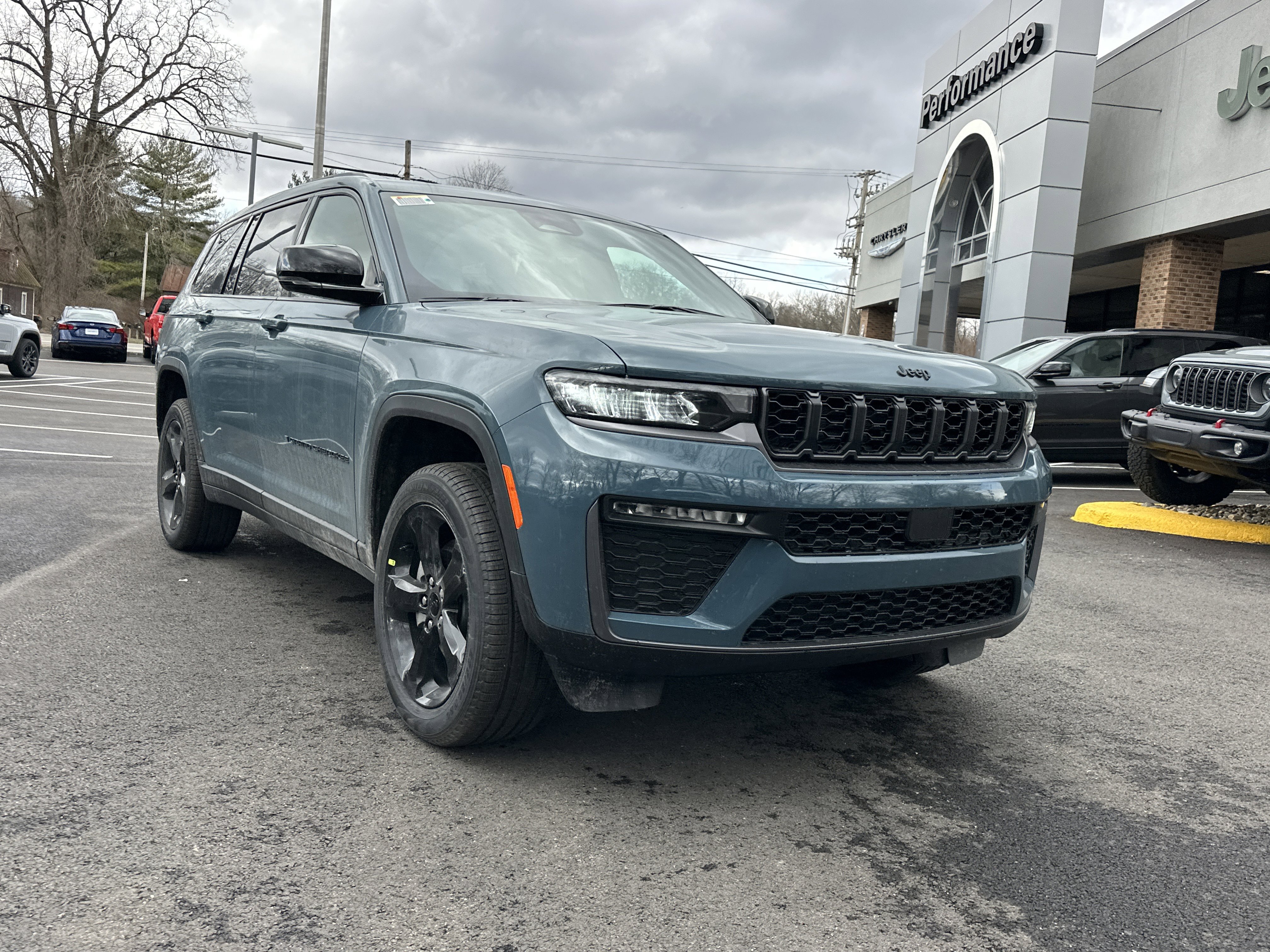 New 2026 Jeep Grand Cherokee L Limited w/ Limited Altitude Package AWD/4WD image 22