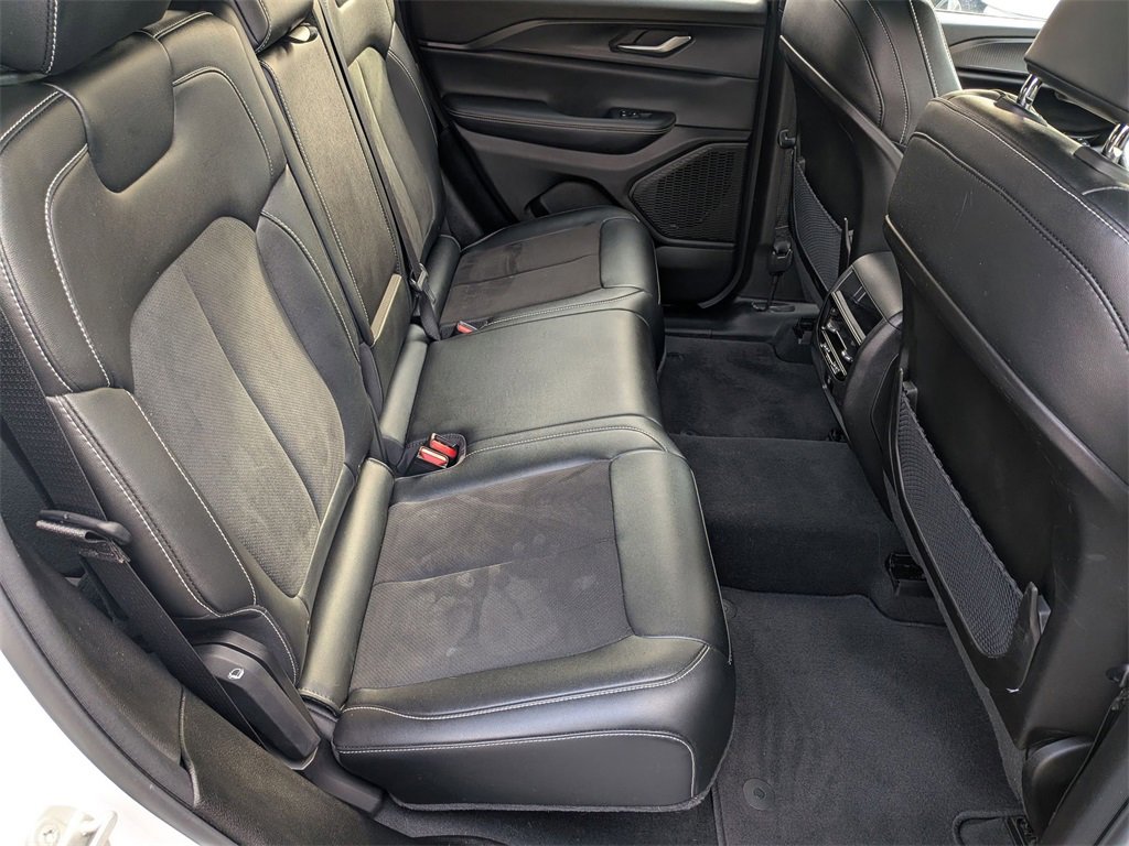 Certified 2024 Jeep Grand Cherokee Altitude image 21