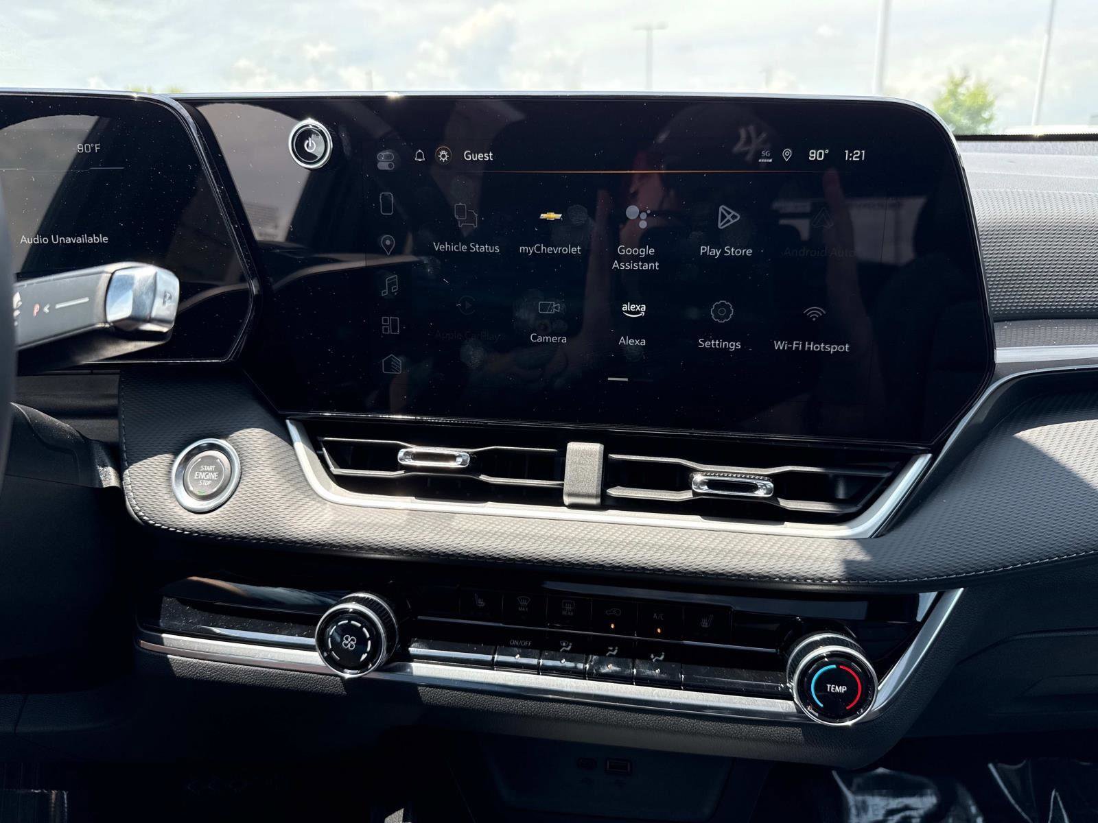 New 2025 Chevrolet Equinox LT image 4