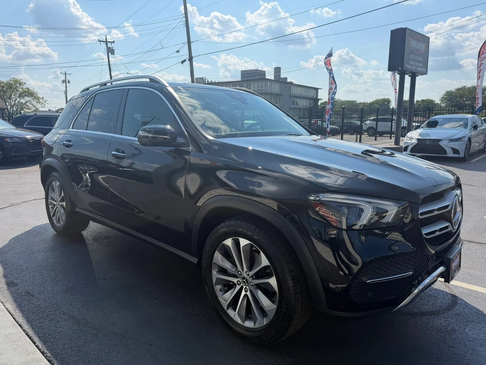 Used 2021 Mercedes-Benz GLE 350 4MATIC w/ Premium Package image 9