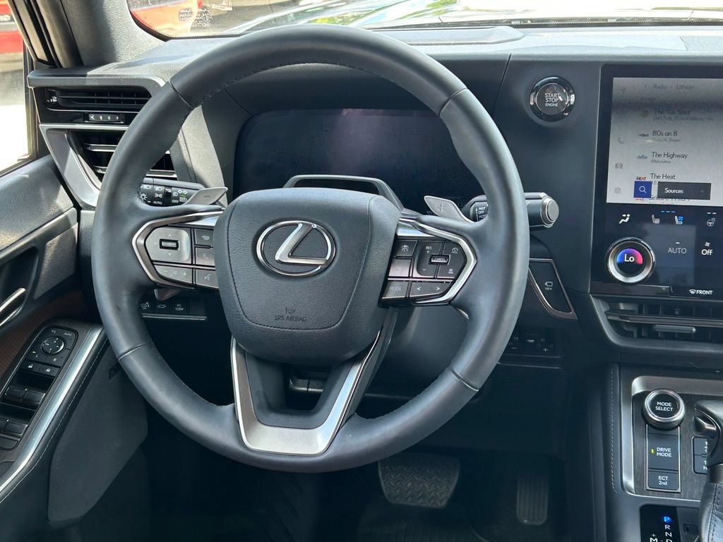 Used 2025 Lexus GX 550 w/ Accessory Package (2T) AWD/4WD image 48