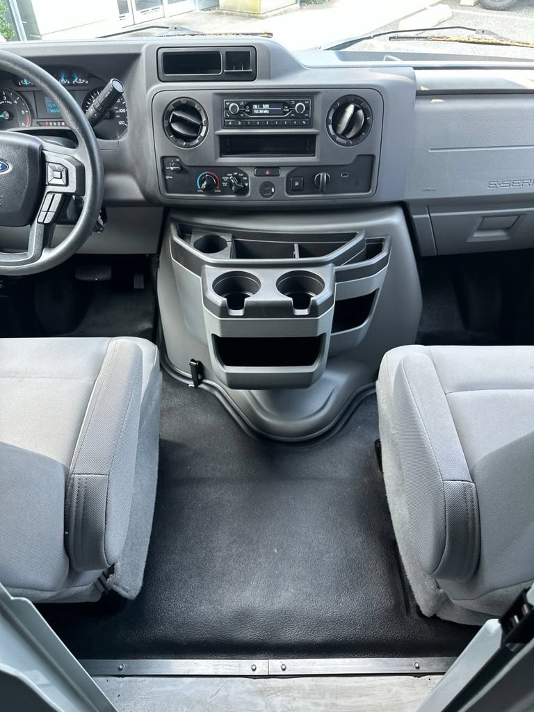 Used 2024 Ford E-450 and Econoline 450 Super Duty w/ Power Windows & Locks Group RWD image 10