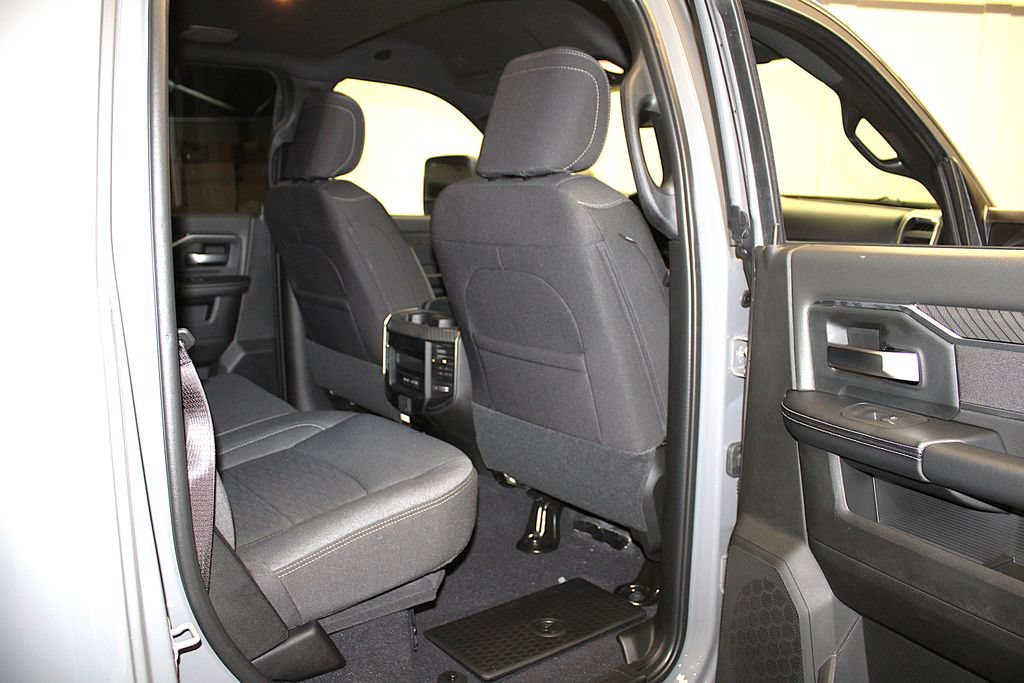 New 2026 RAM 2500 Big Horn AWD/4WD image 33