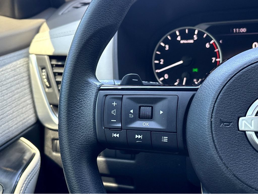 Certified 2023 Nissan Rogue SV FWD image 15