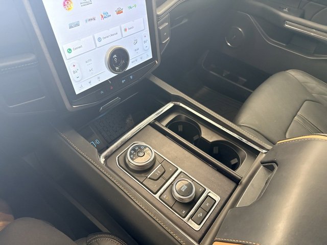 Used 2023 Ford Expedition Platinum image 34