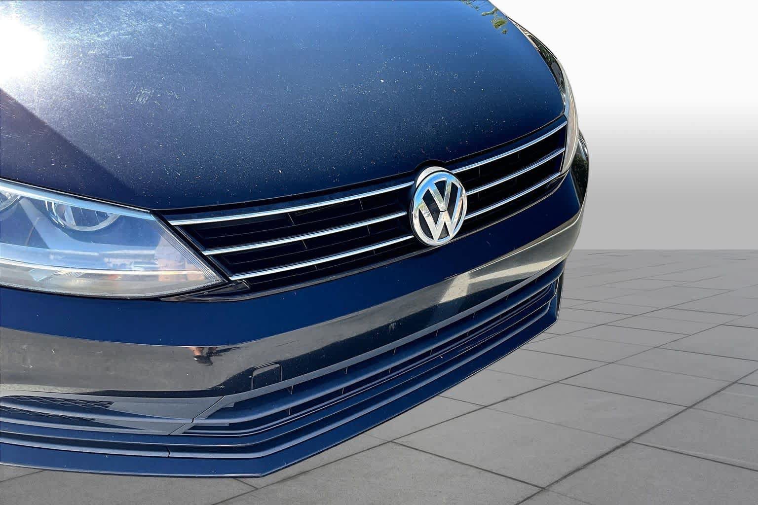 Used 2015 Volkswagen Jetta SE FWD image 29