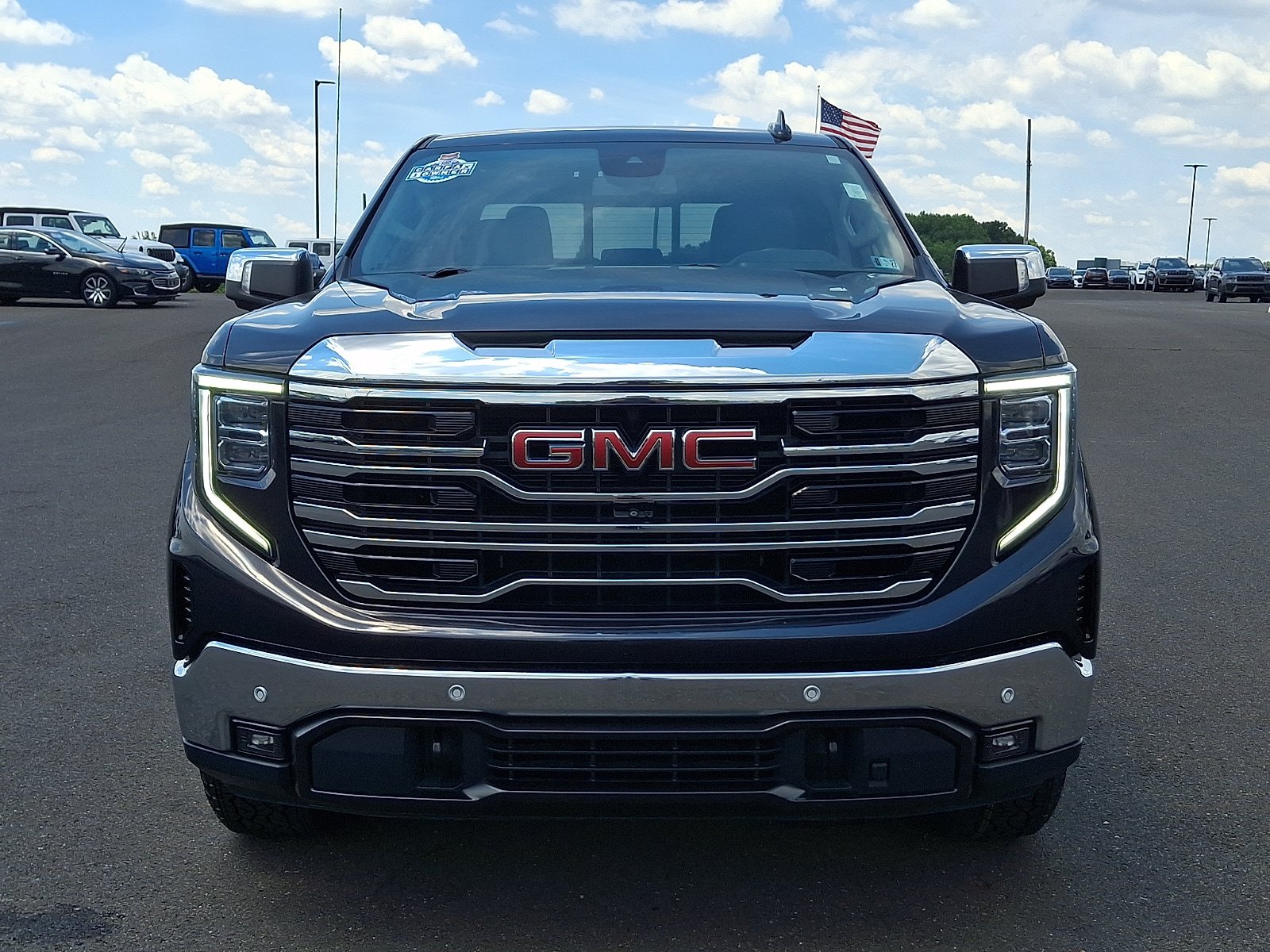 Used 2023 GMC Sierra 1500 SLT w/ SLT Premium Plus Package AWD/4WD image 2