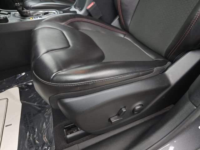 Used 2022 Jeep Cherokee Trailhawk w/ Comfort/Convenience Group AWD/4WD image 28
