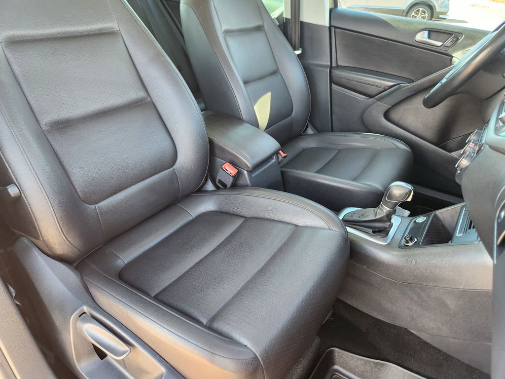 Used 2016 Volkswagen Tiguan S image 18