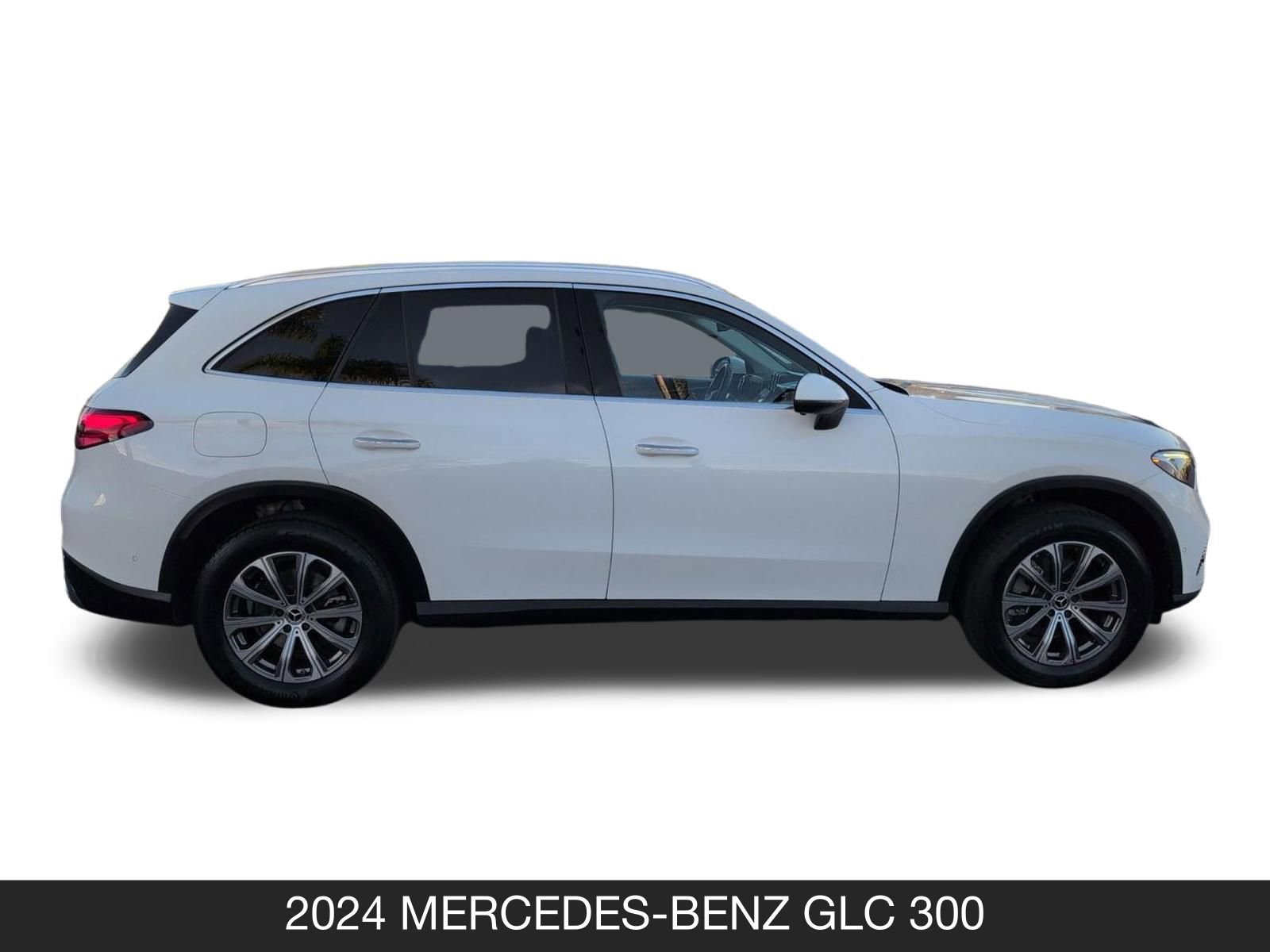 Used 2024 Mercedes-Benz GLC 300 4MATIC image 5