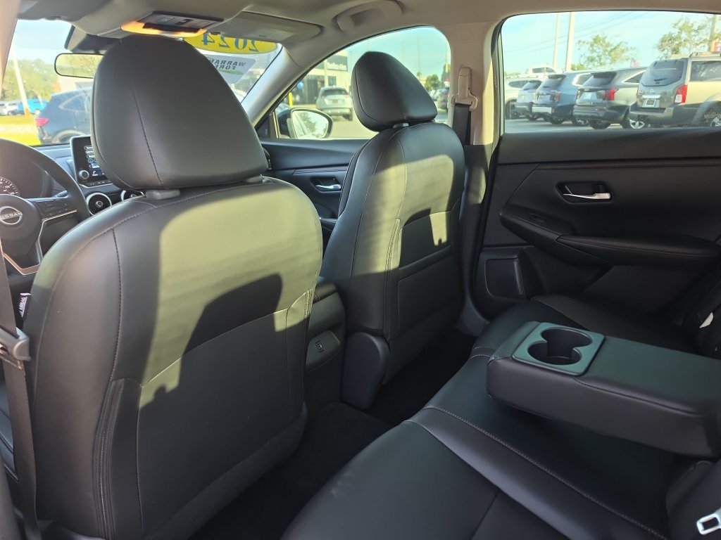 Used 2024 Nissan Sentra SR w/ SR Premium Package FWD image 11