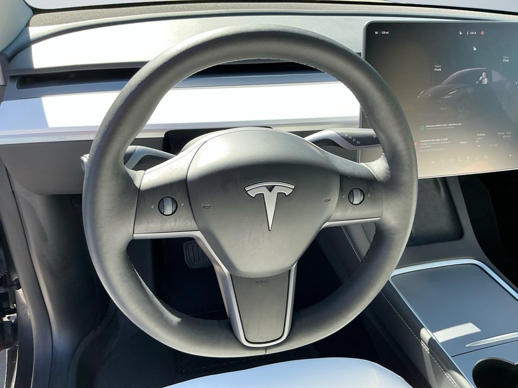 Used 2024 Tesla Model Y Long Range RWD image 13