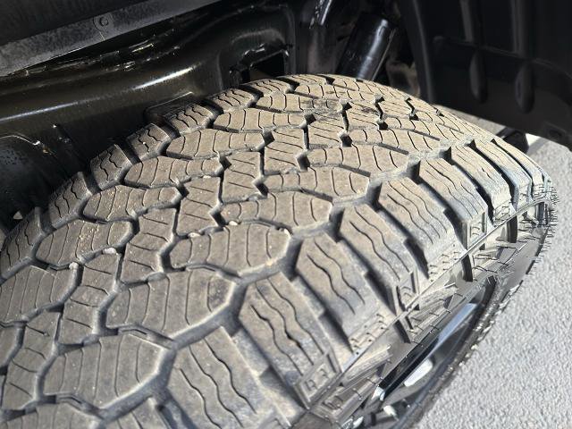 Used 2025 Jeep Gladiator Sport image 12